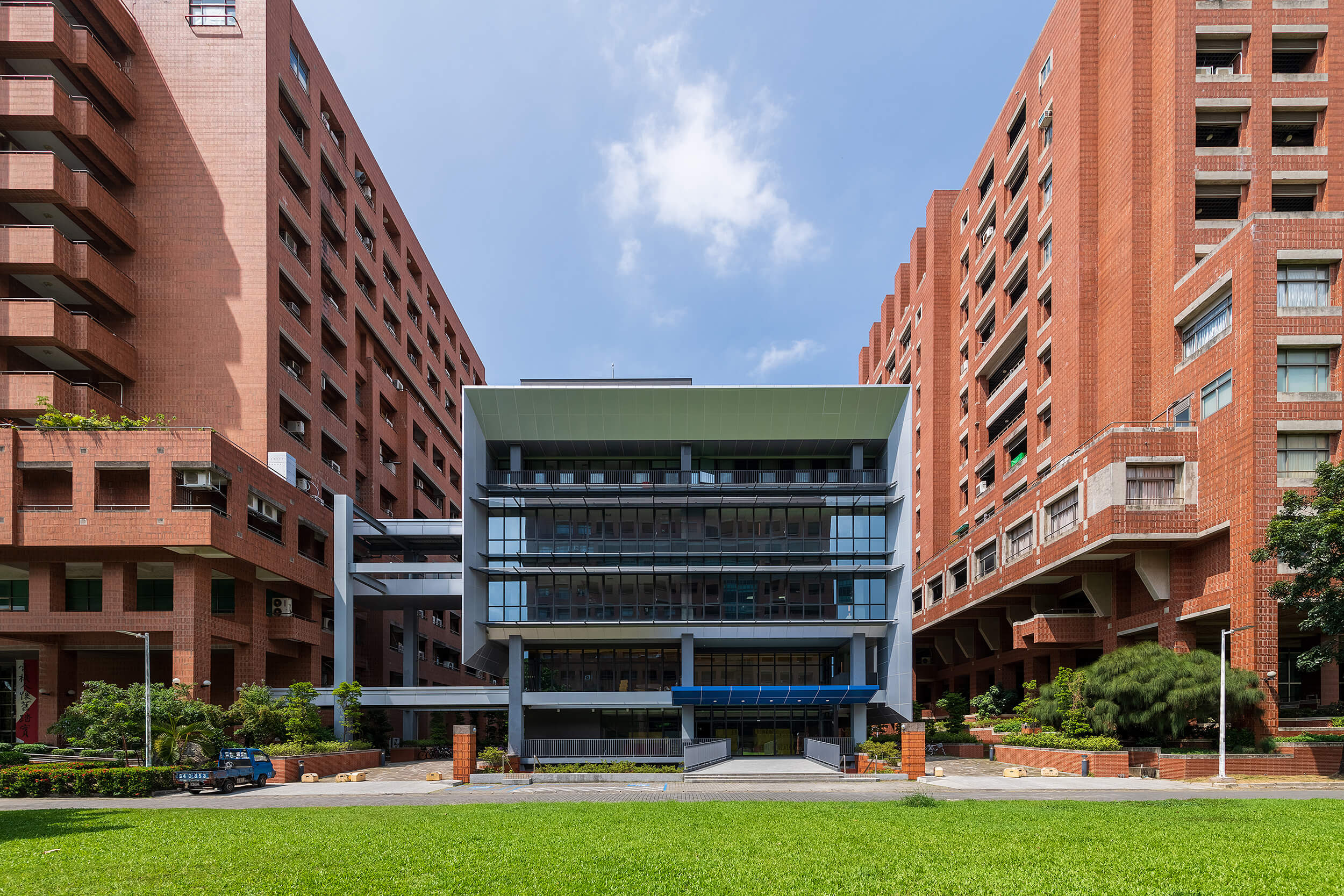 Academy of Innovative Semiconductor and Sustainable Manufacturing