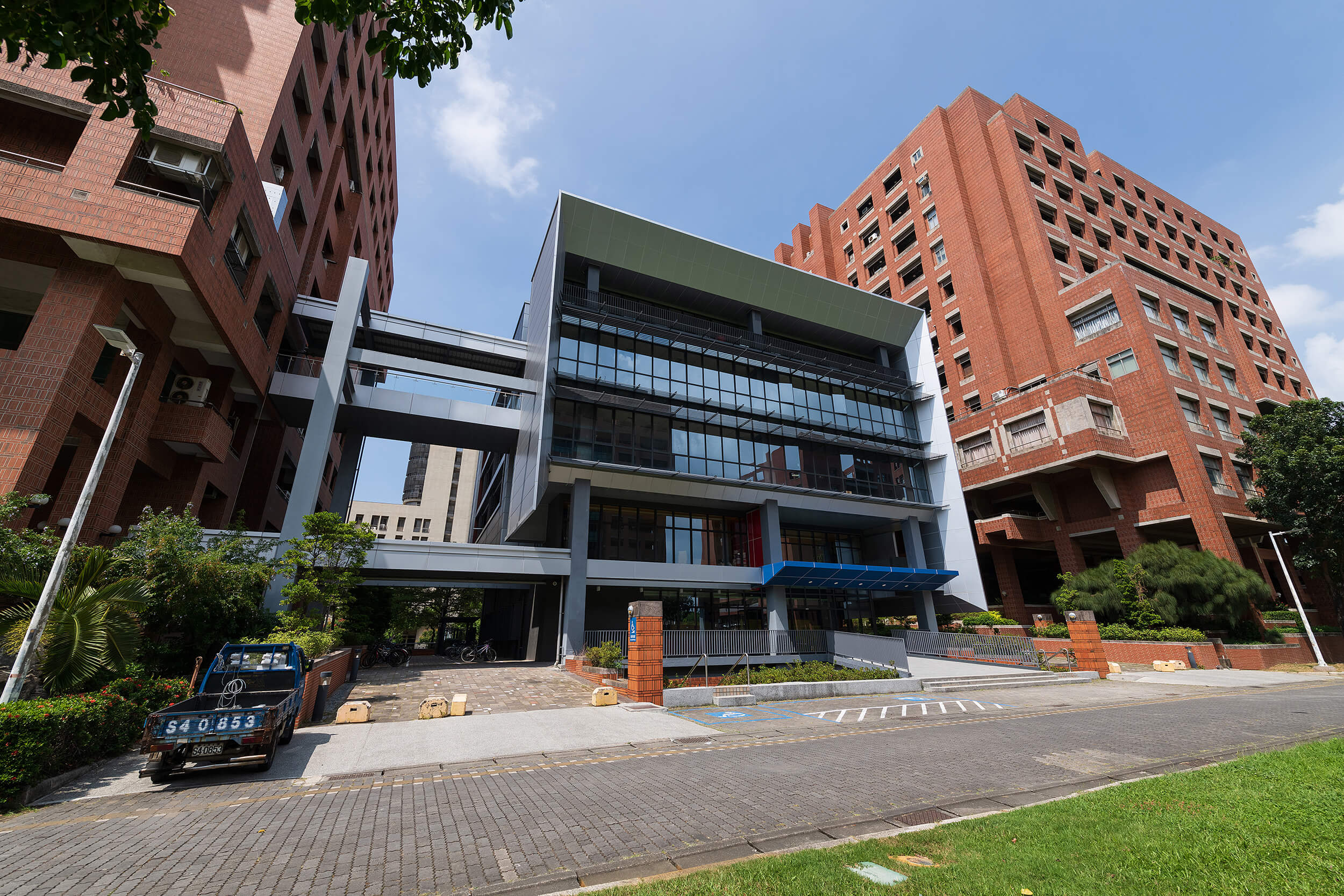 Academy of Innovative Semiconductor and Sustainable Manufacturing